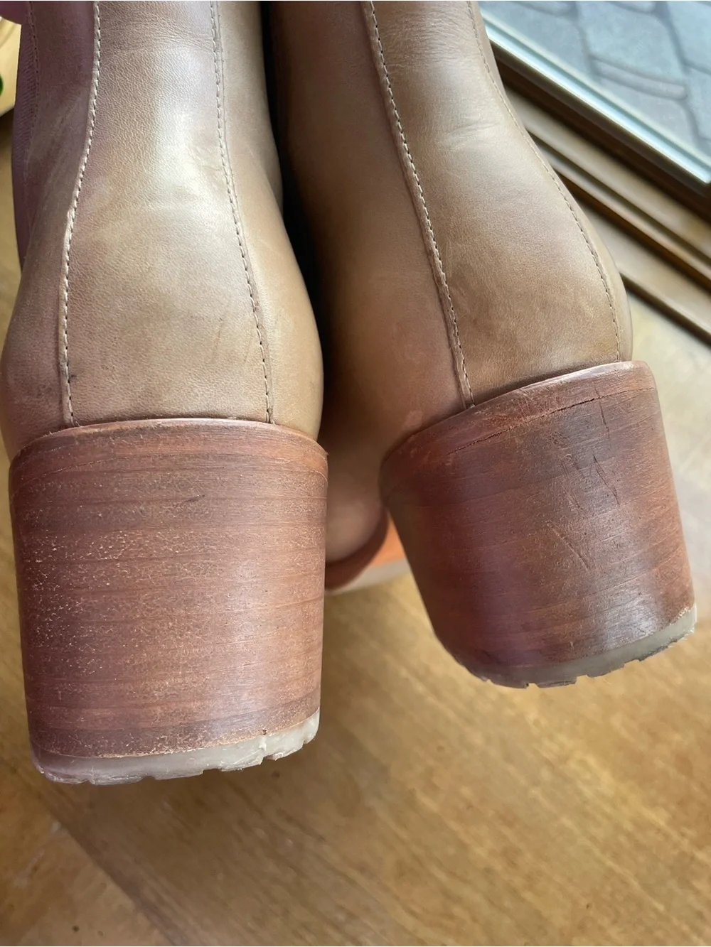 Nisolo Tan Leather Chelsea Ankle Block Heel Booties 9.5